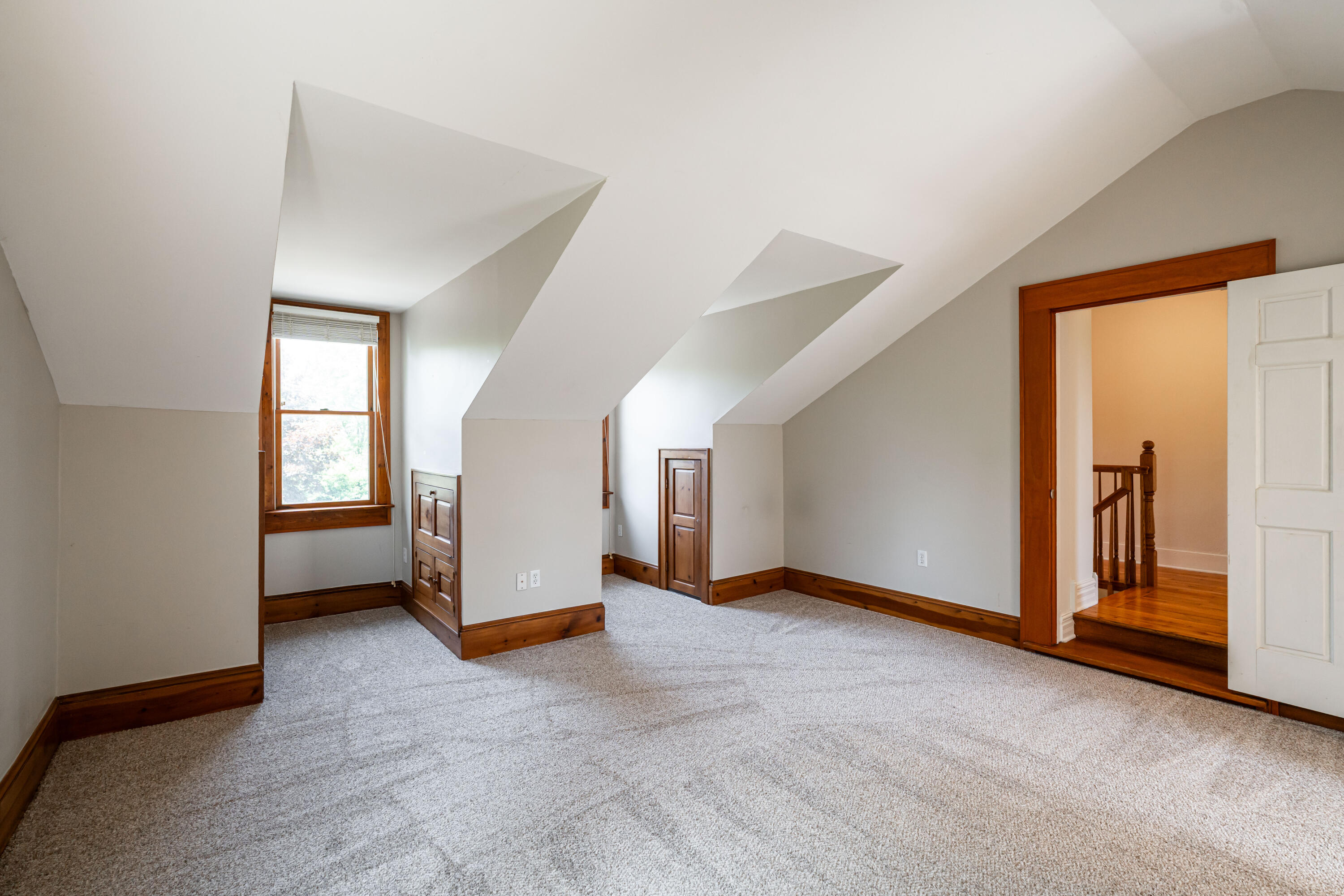 628 North Port Washington Road Grafton, WI 53024 - Photo 22 of 47 Primary Bedroom