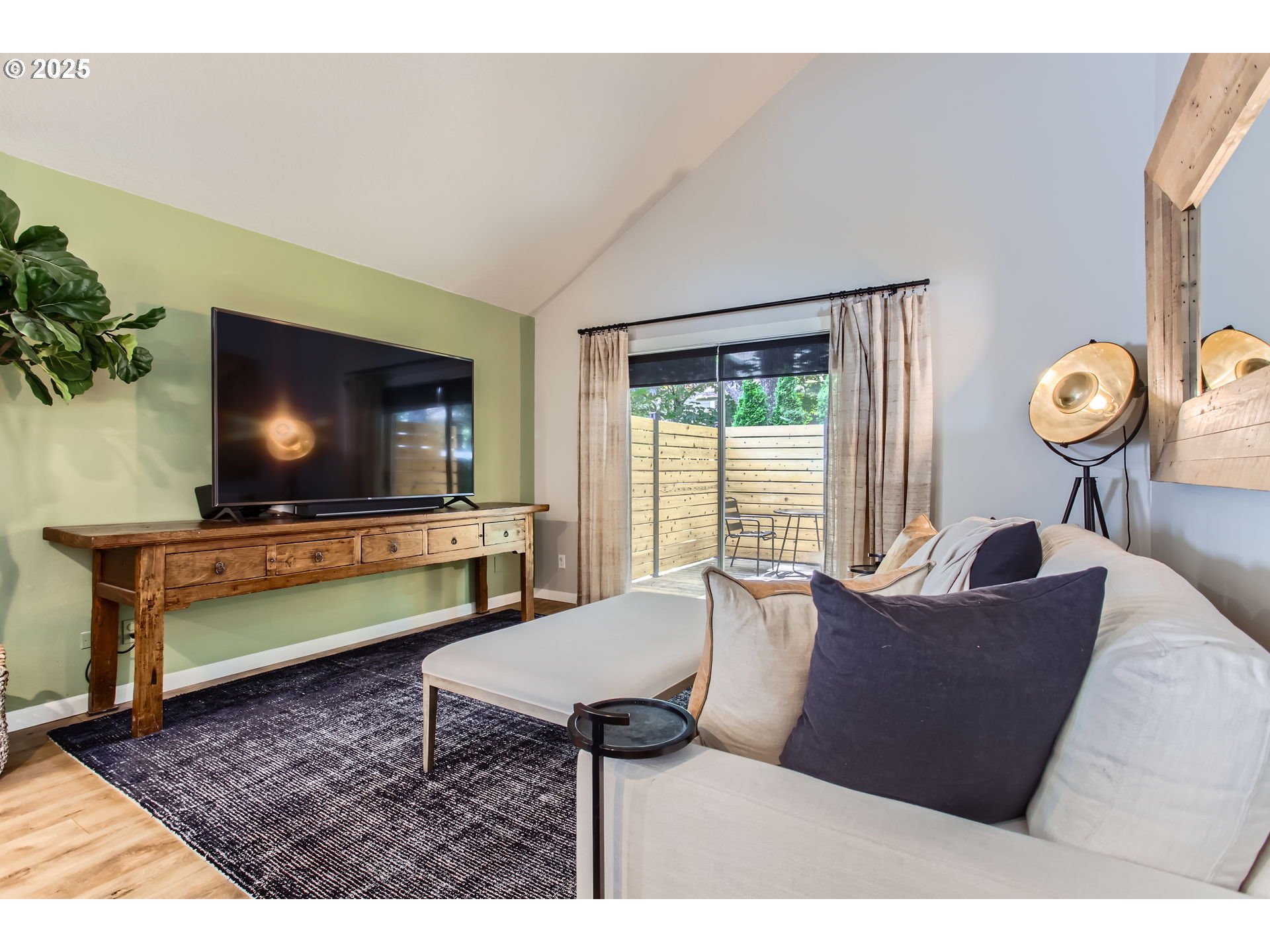 110 Kingsgate Road Lake Oswego, OR 97035 - Photo 3 of 38 Gallery Image 3