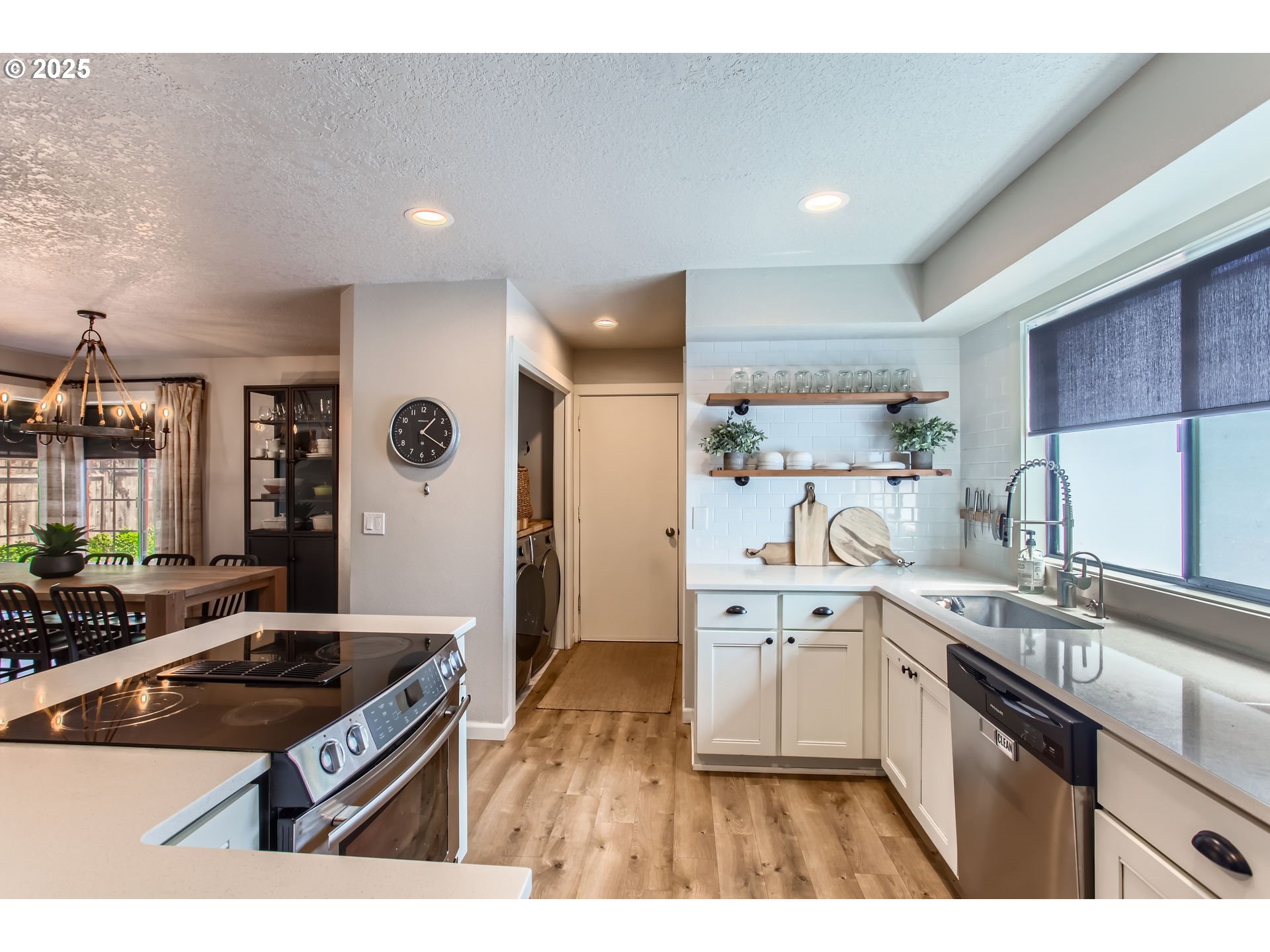 110 Kingsgate Road Lake Oswego, OR 97035 - Photo 10 of 38 Gallery Image 10