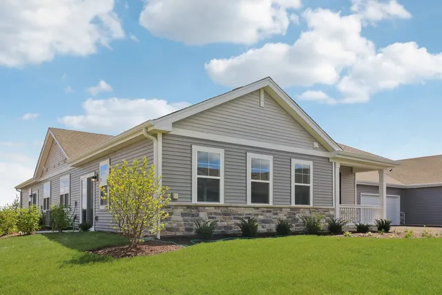 $349,990 | 1055 Williamsburg Street, Pingree Grove, IL 60140