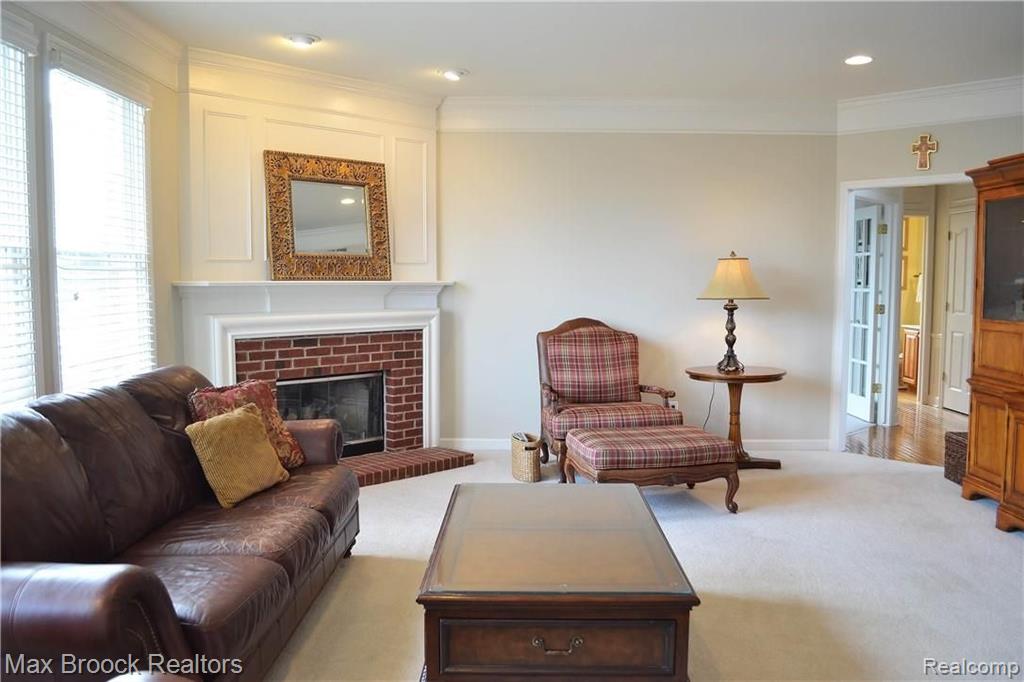 2431 Selkirk Street Rochester, MI 48306 - Photo 18 of 58