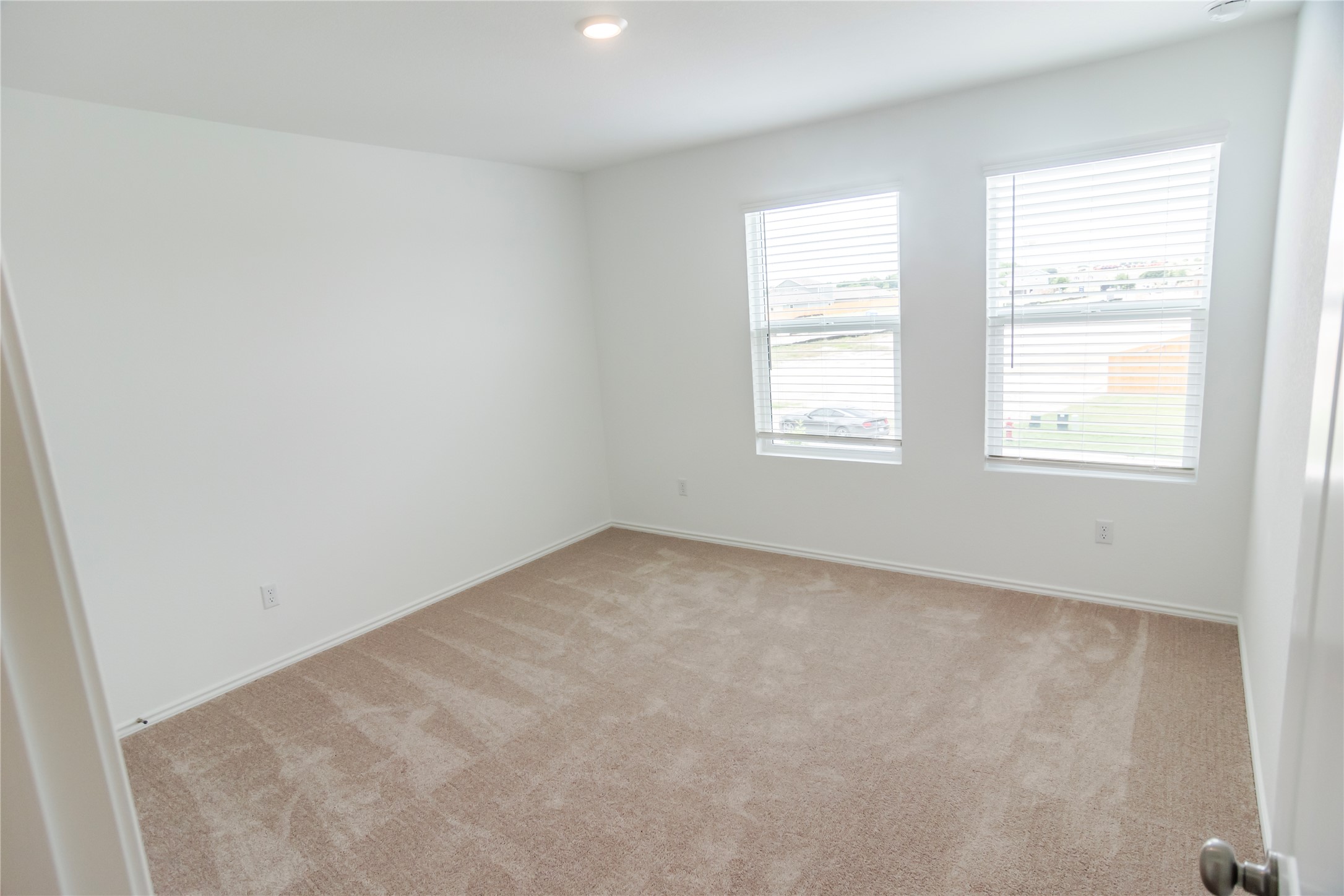 112 Dollars Drive Jarrell, TX 76537 - Photo 19 of 27 an empty room with a window