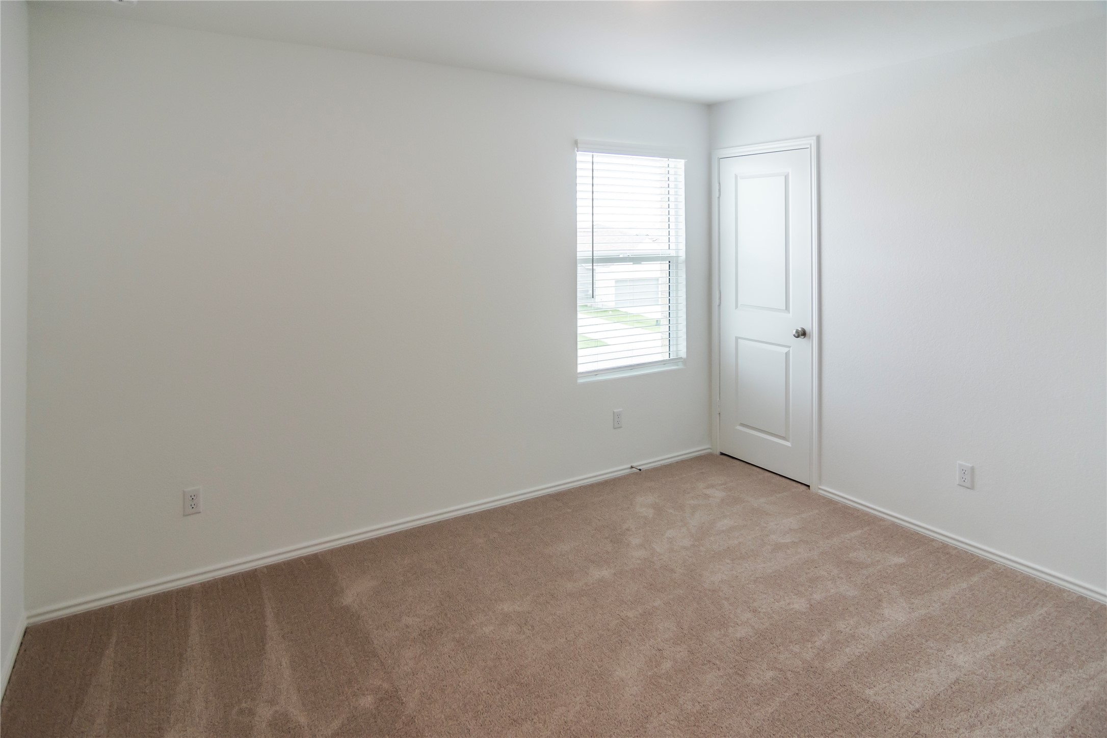 112 Dollars Drive Jarrell, TX 76537 - Photo 22 of 27 an empty room with windows