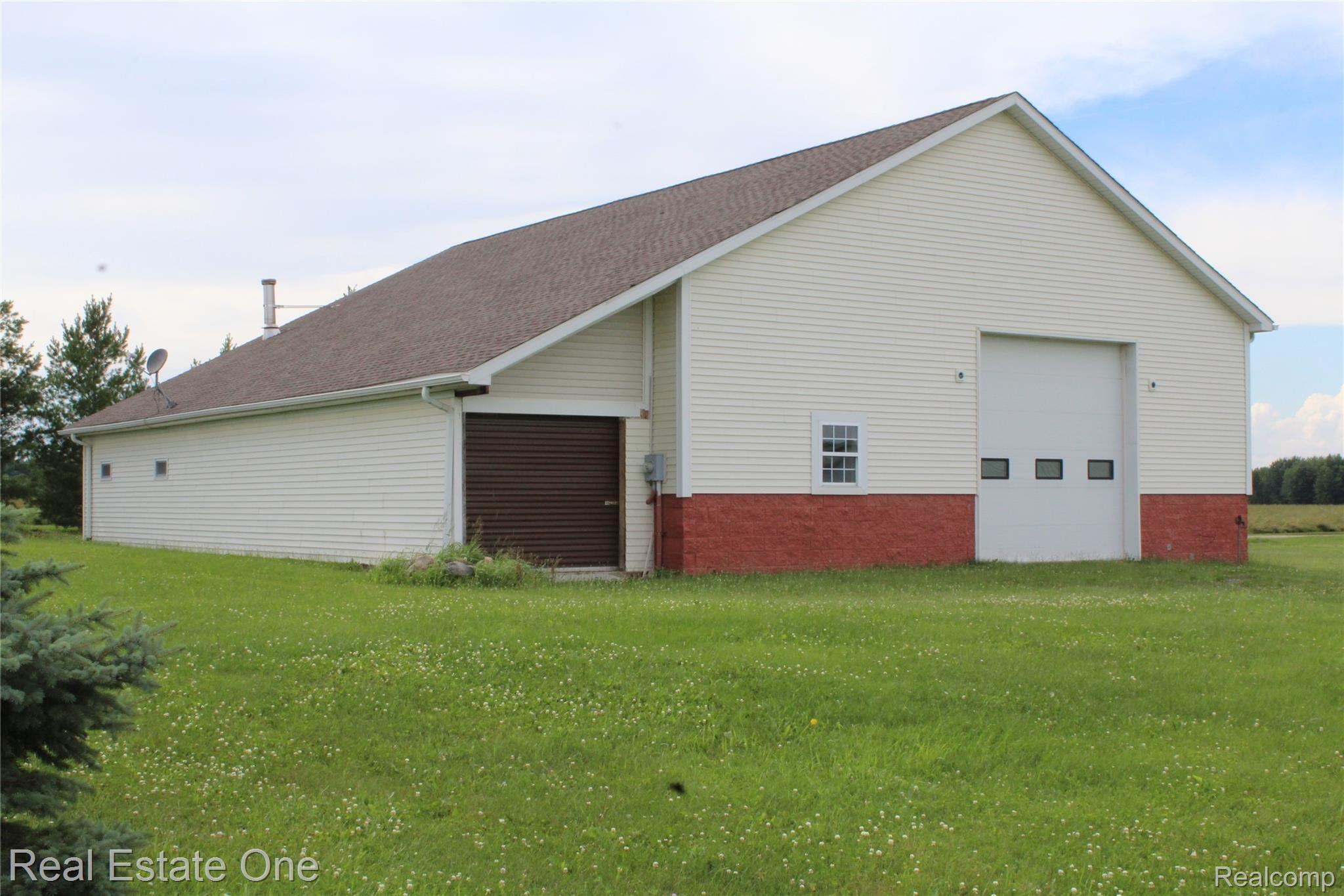 8755 Mason Road Fowlerville, MI 48836 - Photo 7 of 62 30_06_2021_0416.JPG