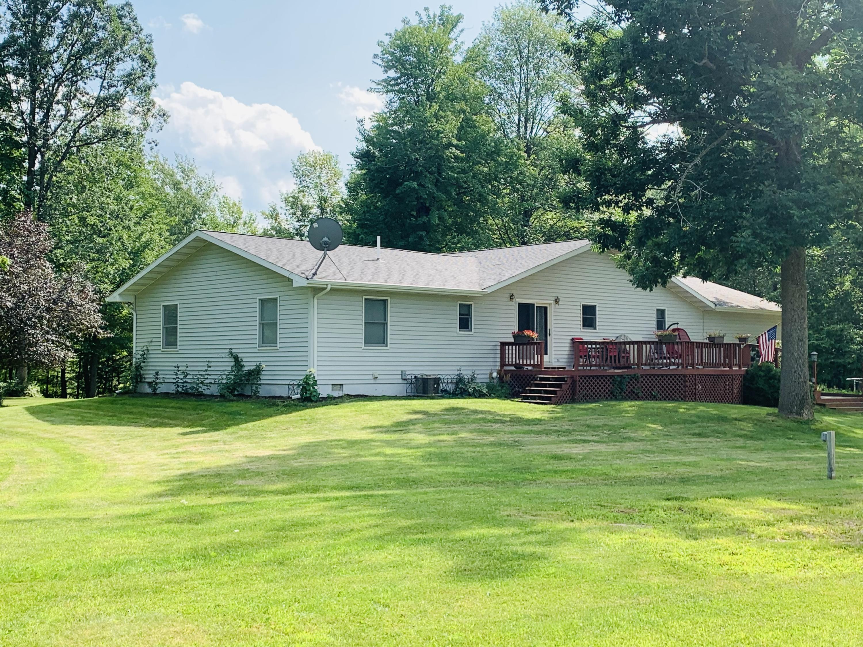 4300 Cutler Road Six Lakes, MI 48886 - Photo 3 of 18 IMG_E0937