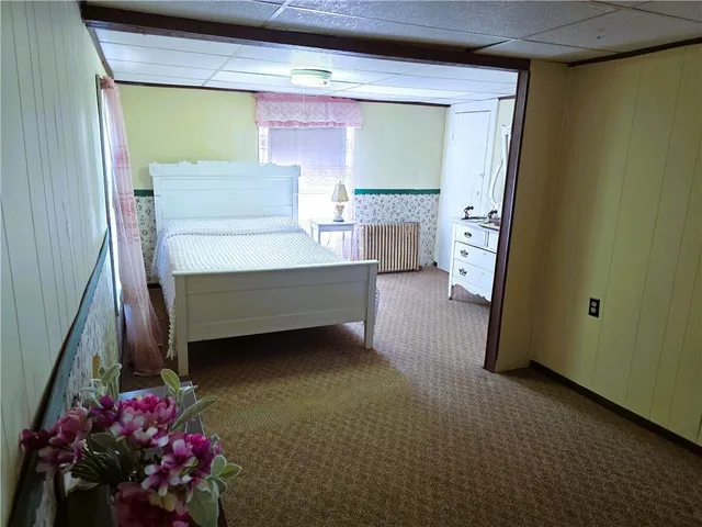 a view of entryway with workspace