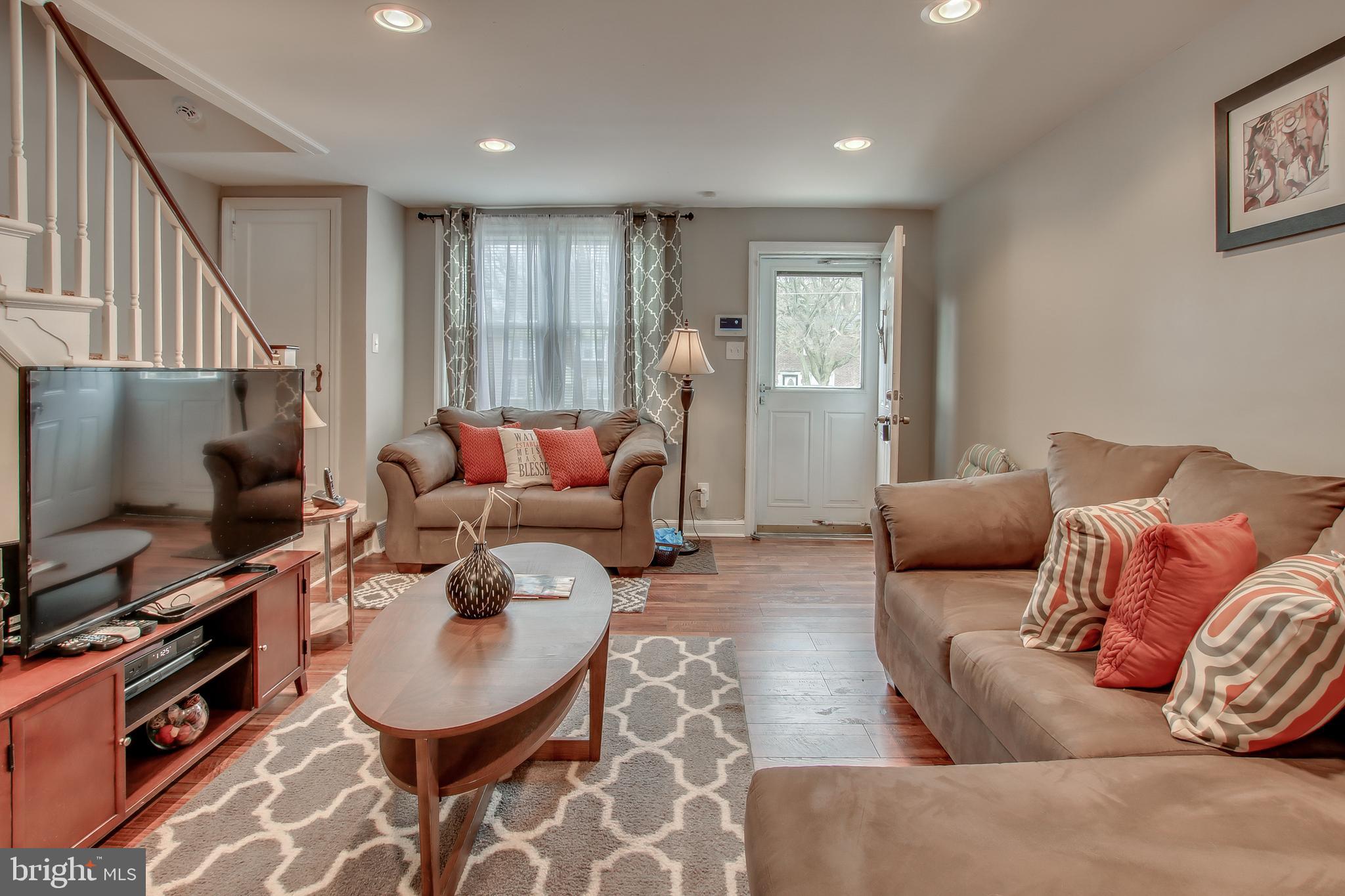 1369 Farrington Road Philadelphia, PA 19151 - Photo 4 of 22 Gallery Image 4