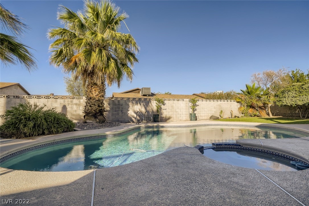 3170 Mountain Spring Road Las Vegas, NV 89146 - Photo 3 of 27