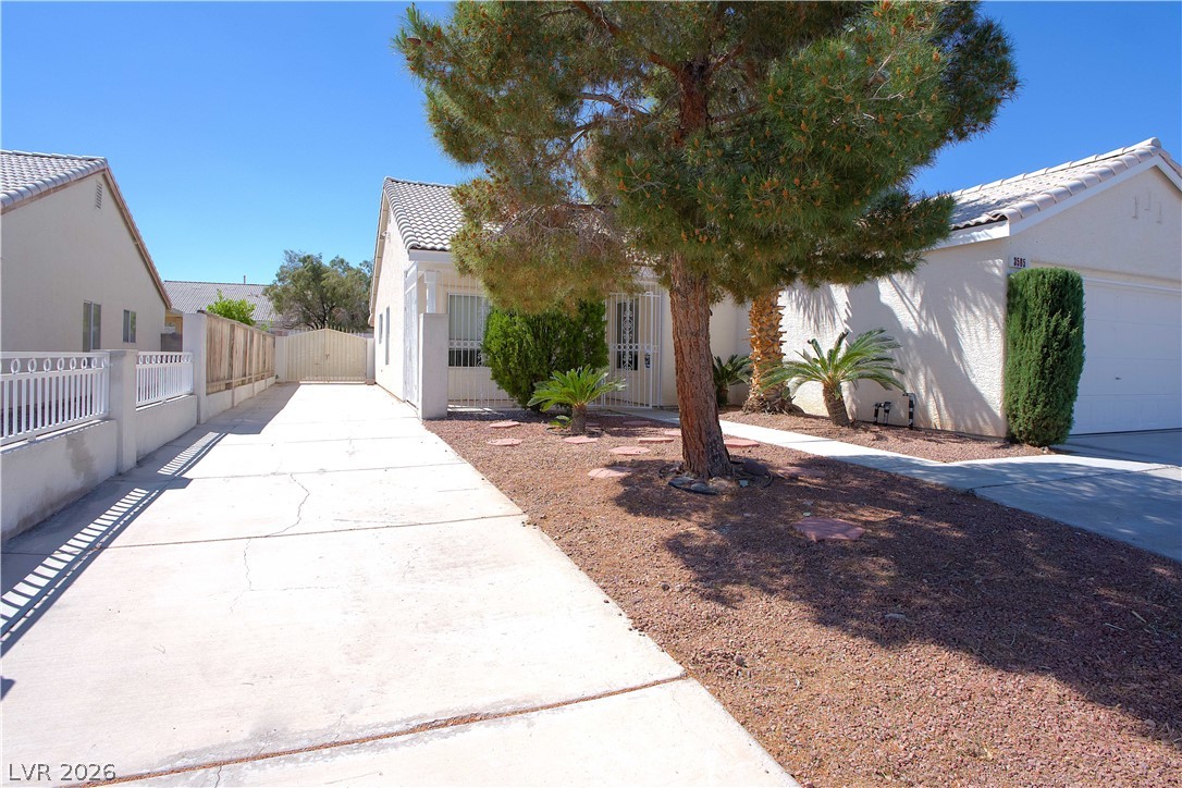 3505 Chedworth Road North Las Vegas, NV 89031 - Photo 3 of 34