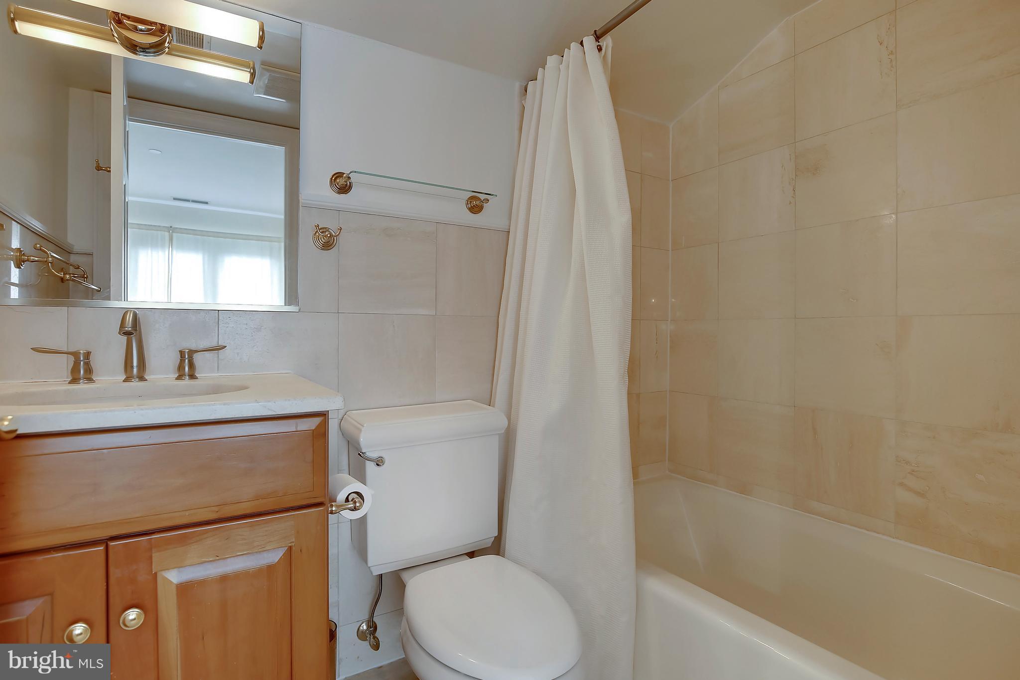 2125 S Street Northwest, Unit PH1 Washington, DC 20008 - Photo 17 of 26 Bath (Master)