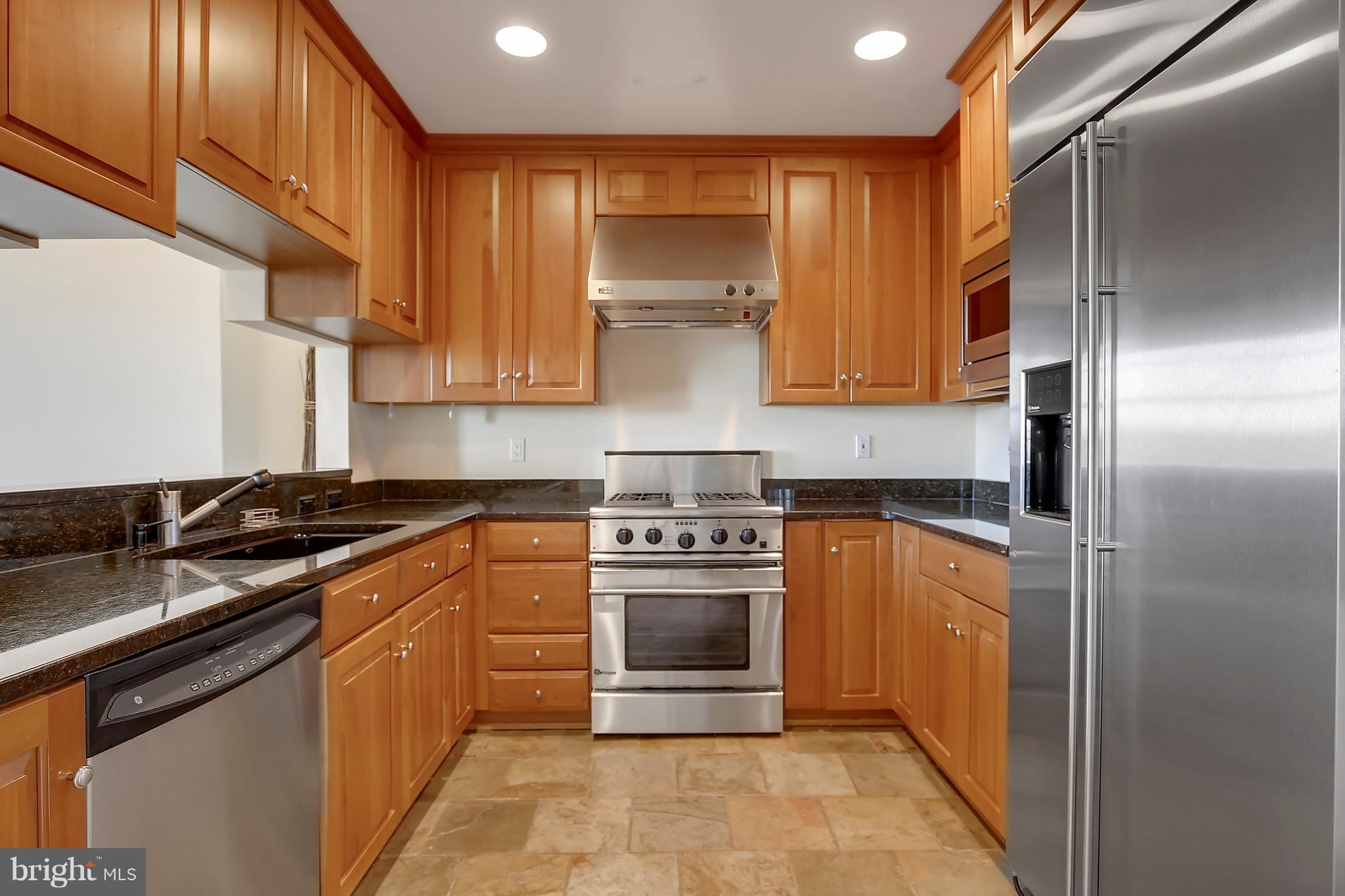 2125 S Street Northwest, Unit PH1 Washington, DC 20008 - Photo 4 of 26 Viking, Granite and Cabinets Galore
