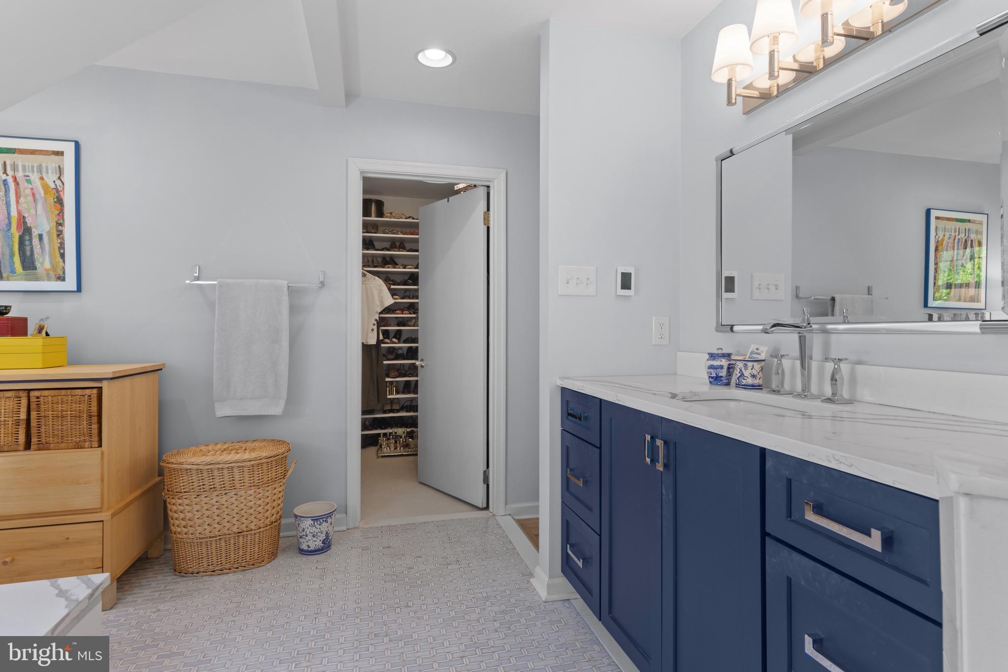 230 East Beechtree Lane Wayne, PA 19087 - Photo 41 of 55 large walk in closet