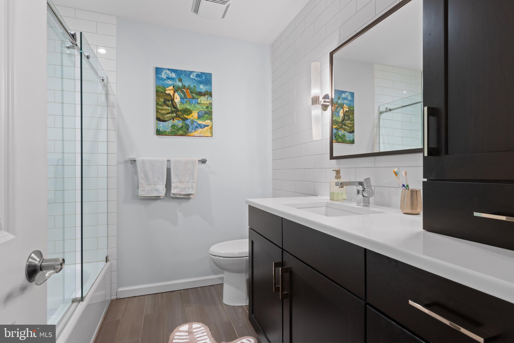 230 East Beechtree Lane Wayne, PA 19087 - Photo 43 of 55 hall bath