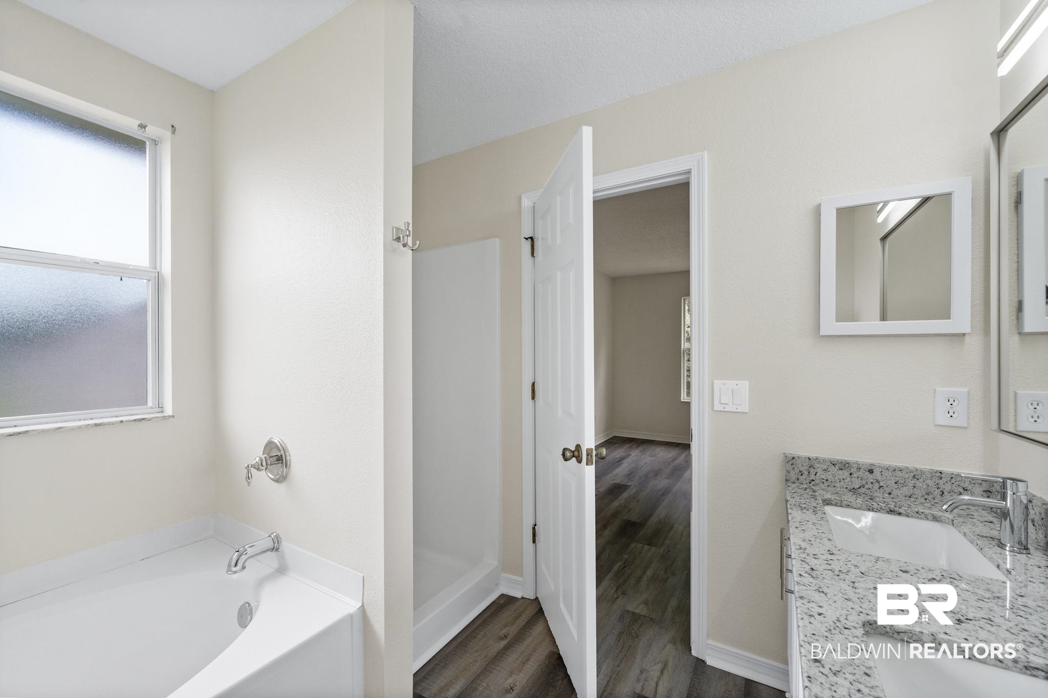 235 Woodsong Drive Foley, AL 36535 - Photo 15 of 25 Primary bath