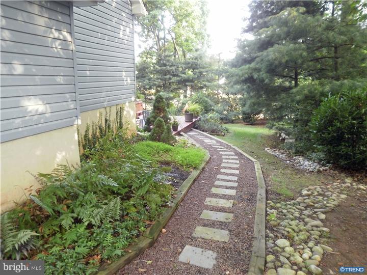 607 Ridgeview Road Hockessin, DE 19707 - Photo 2 of 25 Gallery Image 2