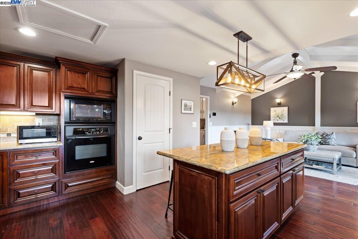 1766 Risdon Road Concord, CA 94518 - Photo 14 of 54