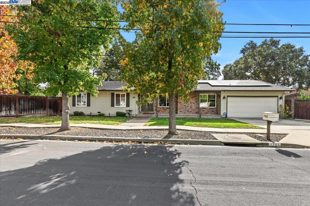 1766 Risdon Road Concord, CA 94518 - Photo 5 of 54