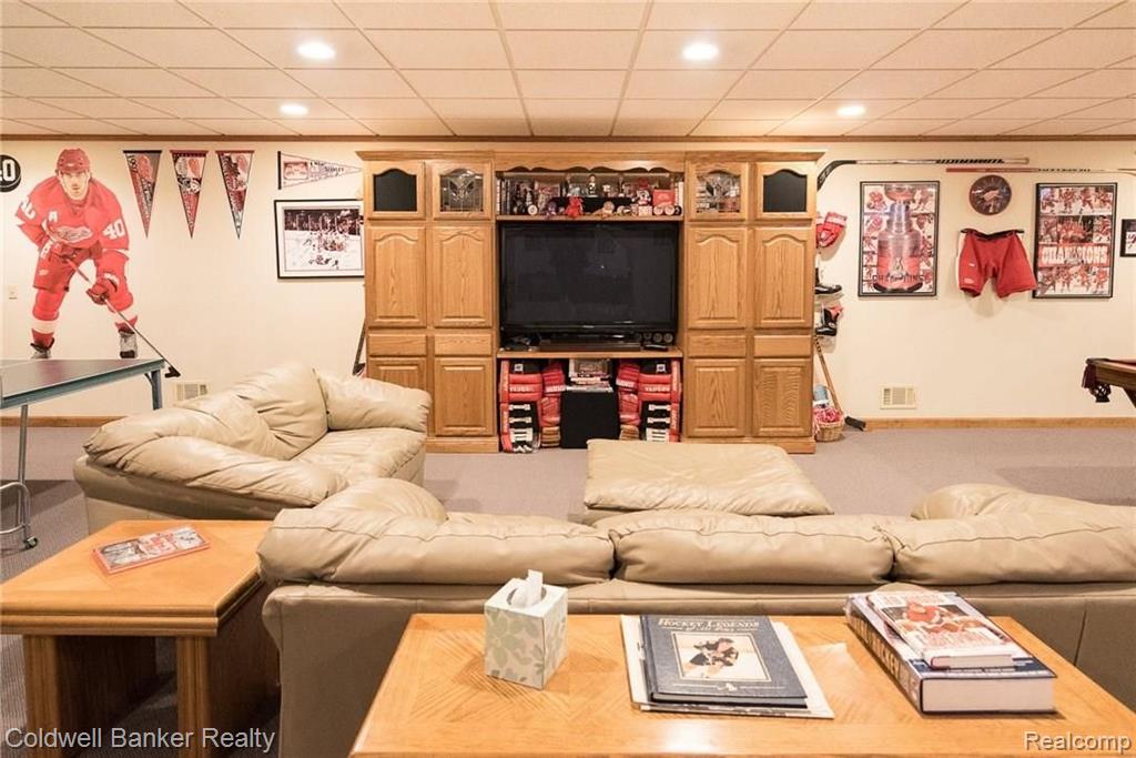 3736 Newcastle Drive Rochester Hills, MI 48306 - Photo 27 of 40
