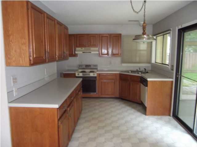 100 New Spring Court Summerville, SC 29485 - Photo 3 of 11 Additional Photo