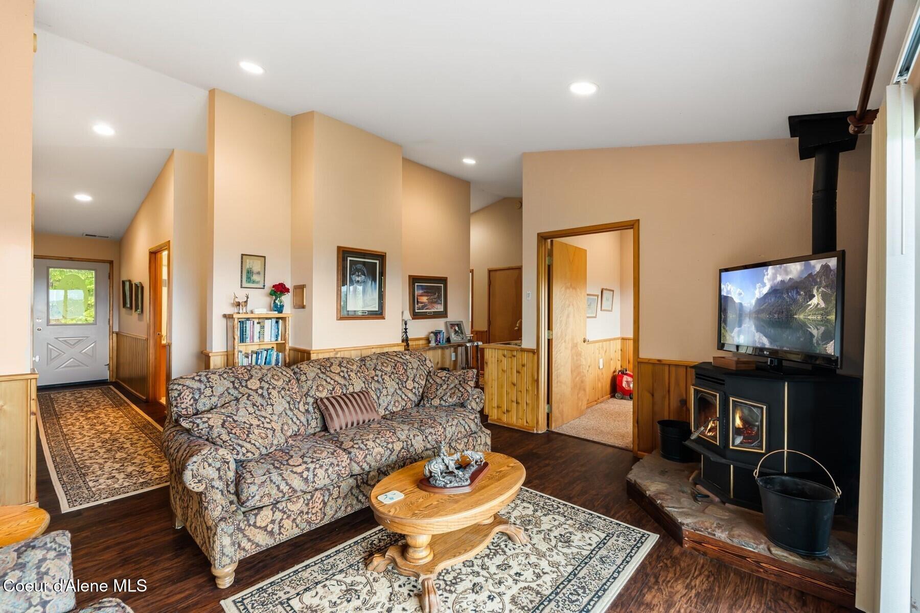 4456 West Side Road Bonners Ferry, ID 83805 - Photo 49 of 77 Family Room