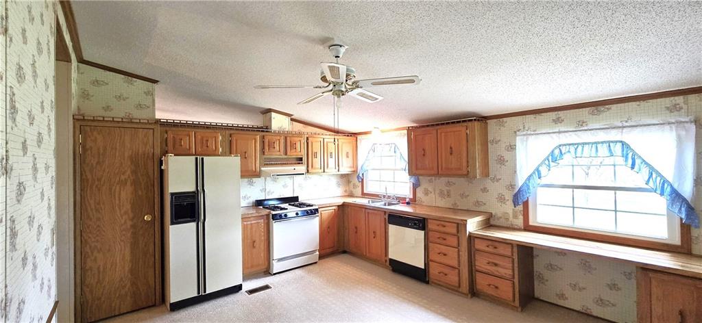 24770 Earnest Road Lane, KS 66042 - Photo 21 of 57