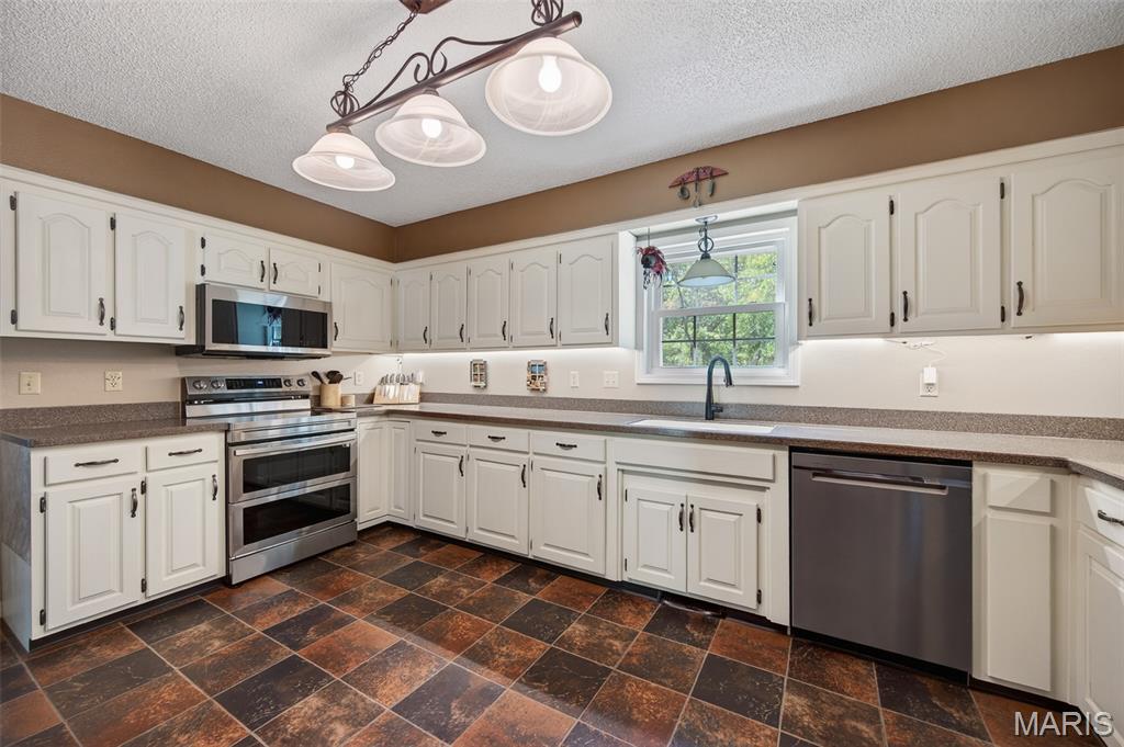 403 Stone Ridge Drive Waynesville, MO 65583 - Photo 19 of 62