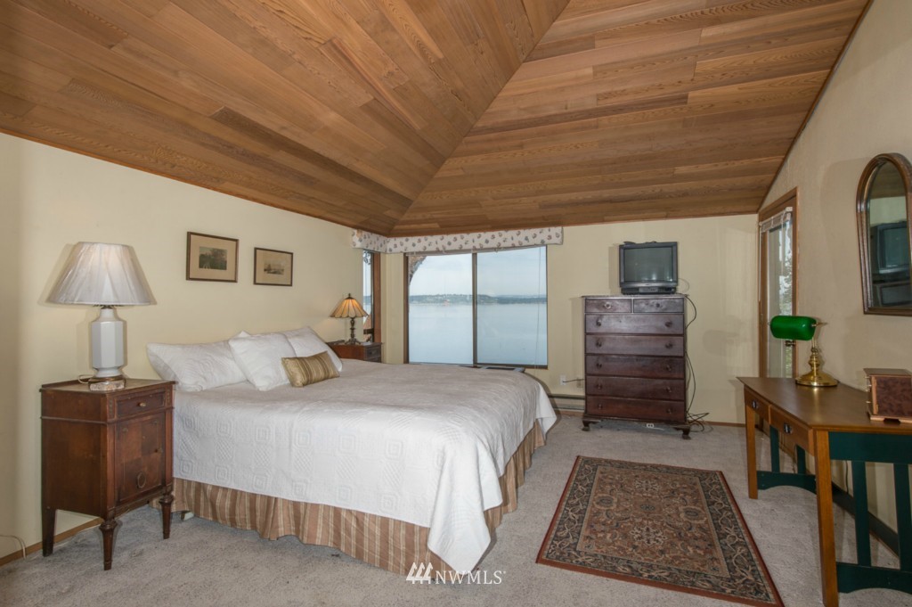 21236 Tramp Harbor Road Southwest Vashon, WA 98070 - Photo 10 of 24