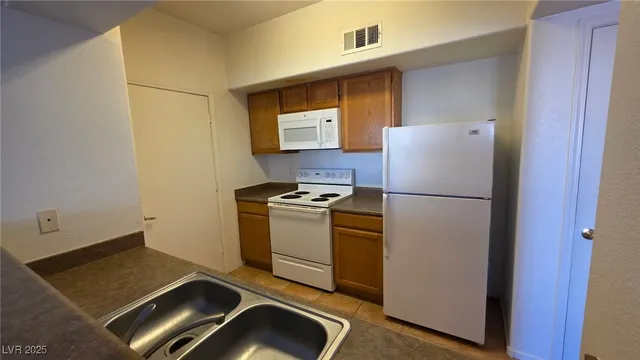 $1,450 | 7255 West Sunset Road, Unit 1151, Las Vegas, NV 89113