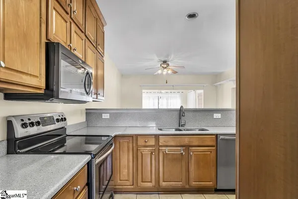 $1,890 | 205 Chadwyck Court, Greenville, SC 29615