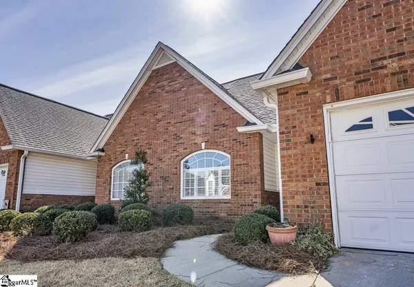 $1,890 | 205 Chadwyck Court, Greenville, SC 29615