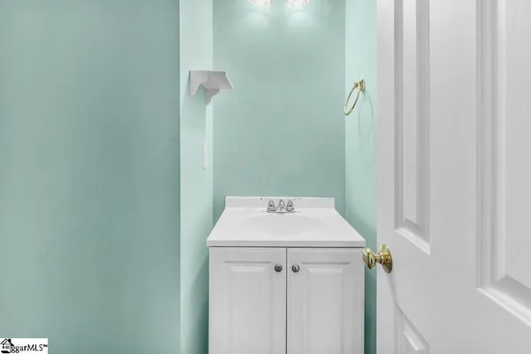 $1,890 | 205 Chadwyck Court, Greenville, SC 29615