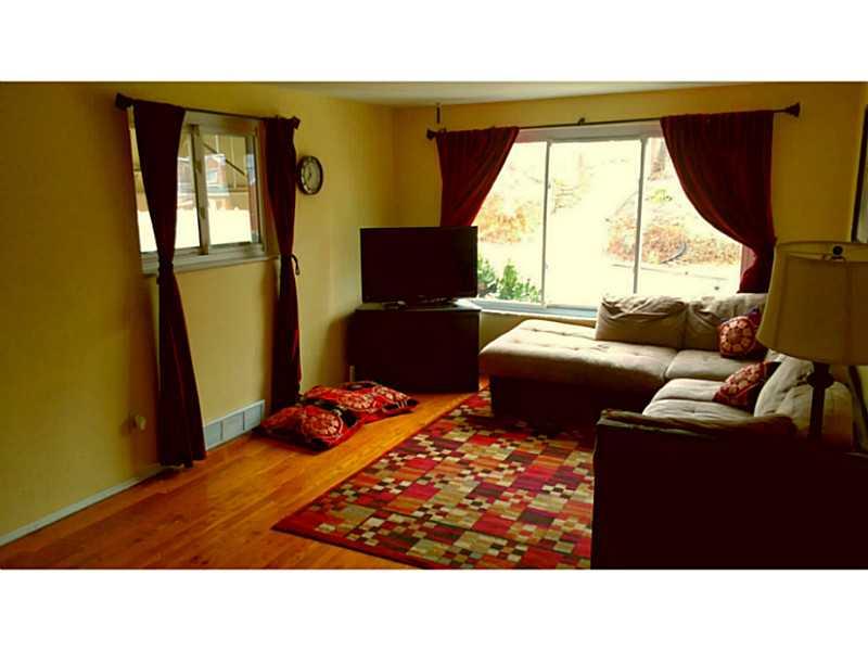1008 Connor Road Mt. Lebanon, PA 15234 - Photo 3 of 18 Living Room.