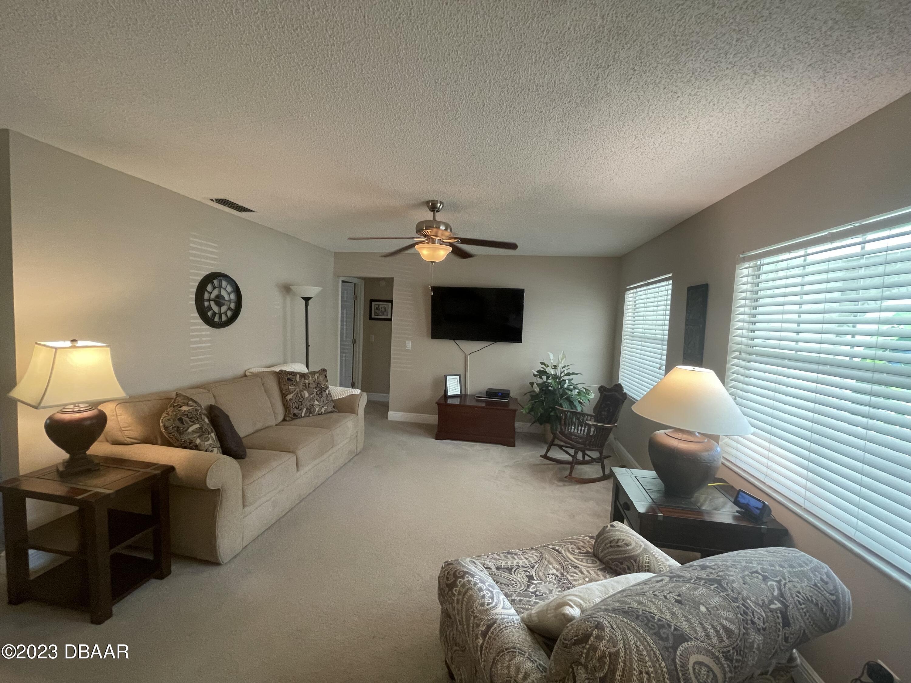 261 Manhattan Way Port Orange, FL 32129 - Photo 6 of 27 IMG_0966