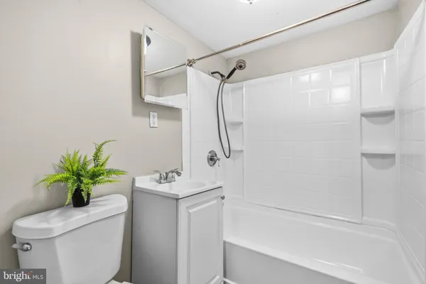 $348,000 | 805 Eastern Avenue Northeast, Capitol Heights, MD 20743