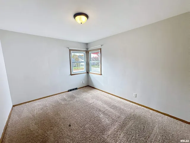 $169,900 | 3855 26th Avenue, Rock Island, IL 61201