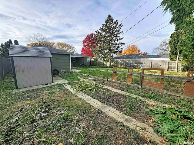 $169,900 | 3855 26th Avenue, Rock Island, IL 61201