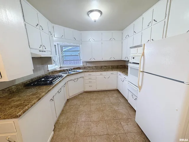 $169,900 | 3855 26th Avenue, Rock Island, IL 61201