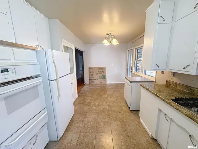 $169,900 | 3855 26th Avenue, Rock Island, IL 61201