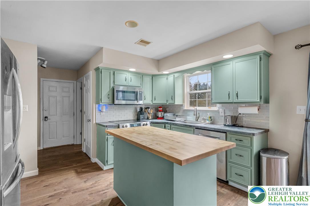 174 Cherry Hill Road Nazareth, PA 18064 - Photo 13 of 54