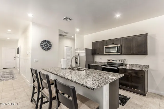 $2,250 | 2131 West Shelly Avenue, Apache Junction, AZ 85120