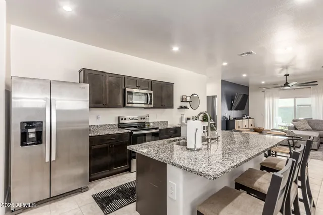 $2,250 | 2131 West Shelly Avenue, Apache Junction, AZ 85120