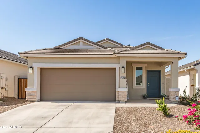 $2,250 | 2131 West Shelly Avenue, Apache Junction, AZ 85120