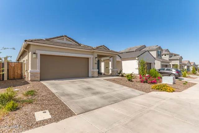 $2,250 | 2131 West Shelly Avenue, Apache Junction, AZ 85120