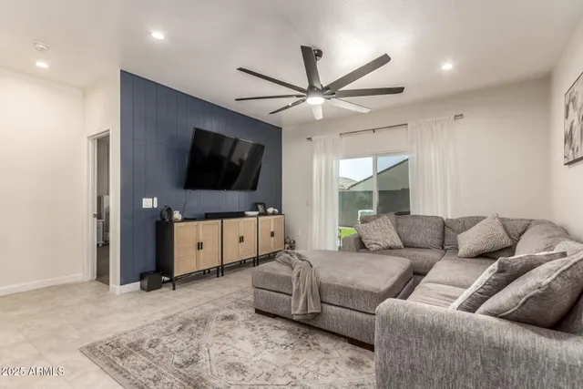 $2,250 | 2131 West Shelly Avenue, Apache Junction, AZ 85120