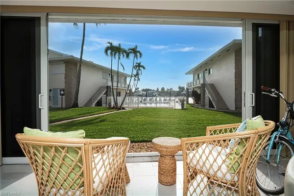 $7,500 | 2500 Gulf Shore Boulevard North, Unit S6, Naples, FL 34103
