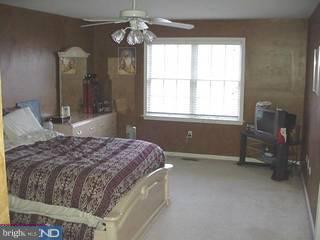 109 Inis Way Malvern, PA 19355 - Photo 4 of 6 Gallery Image 4
