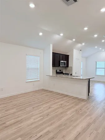 $2,000 | 3335 Paddock Landing Street, Richmond, TX 77406