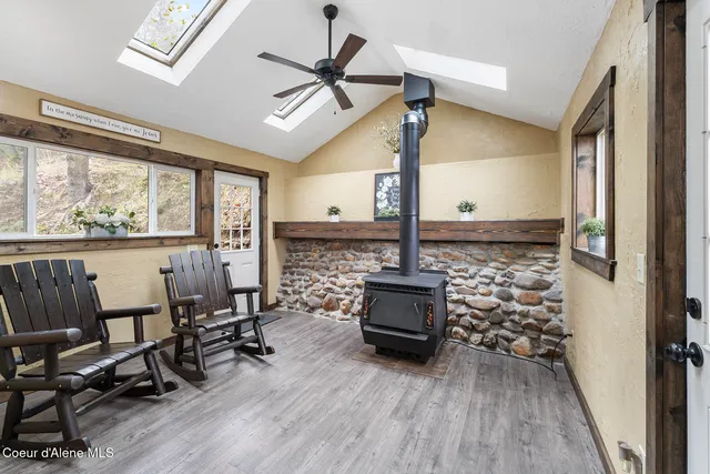 $379,900 | 457 East Market Avenue, Kellogg, ID 83837