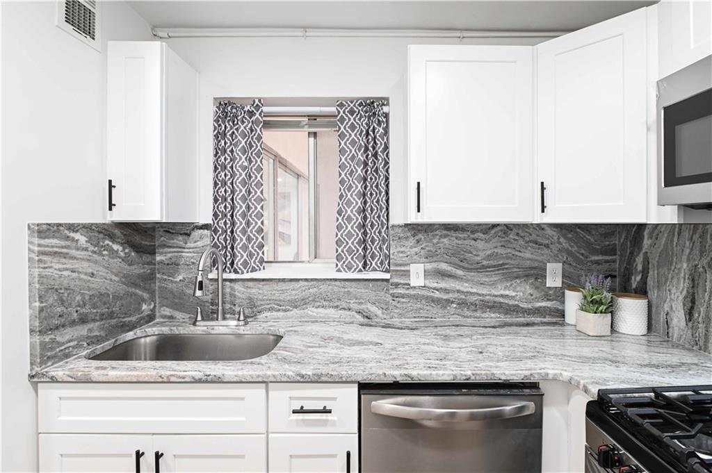 4300 Roswell Road Northeast, Unit 34 Atlanta, GA 30342 - Photo 18 of 34