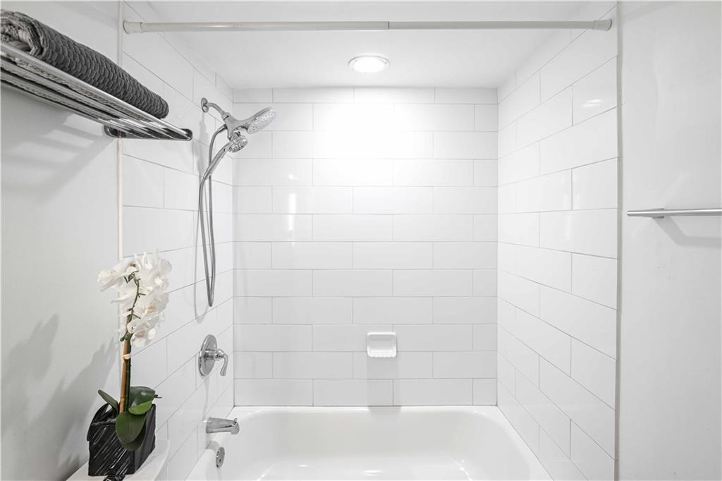 4300 Roswell Road Northeast, Unit 34 Atlanta, GA 30342 - Photo 22 of 34